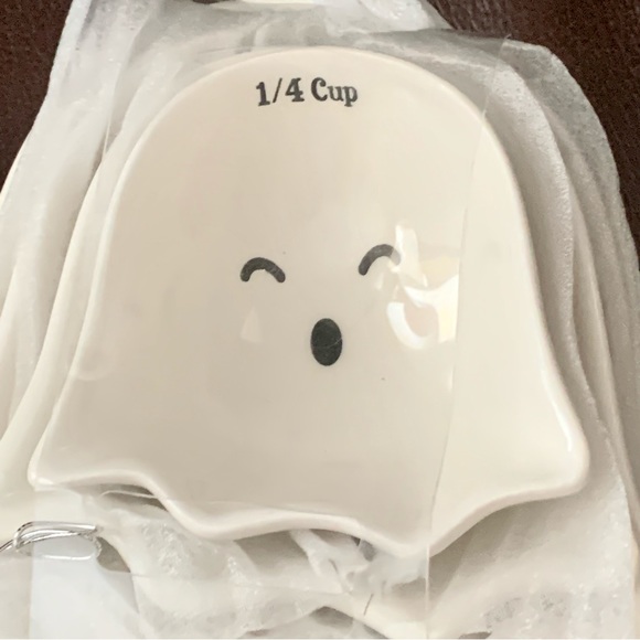Halloween Ghost Measuring Cup Set - 10 Strawberry Street Whimsical Cupboard - Picture 4 of 12
